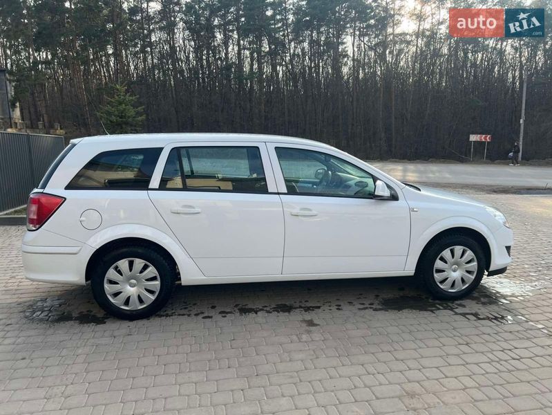 Универсал Opel Astra 2009 в Бучаче