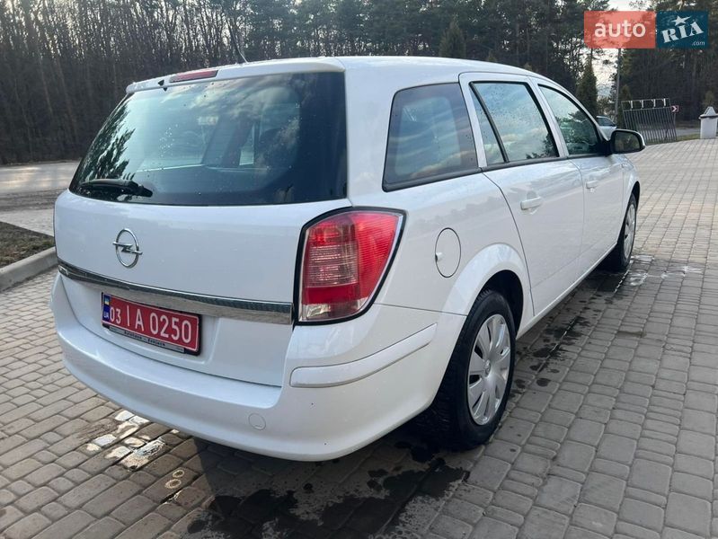 Универсал Opel Astra 2009 в Бучаче