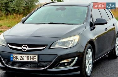 Універсал Opel Astra 2014 в Рівному