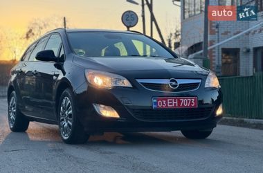 Универсал Opel Astra 2011 в Умани