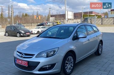 Універсал Opel Astra 2014 в Рівному