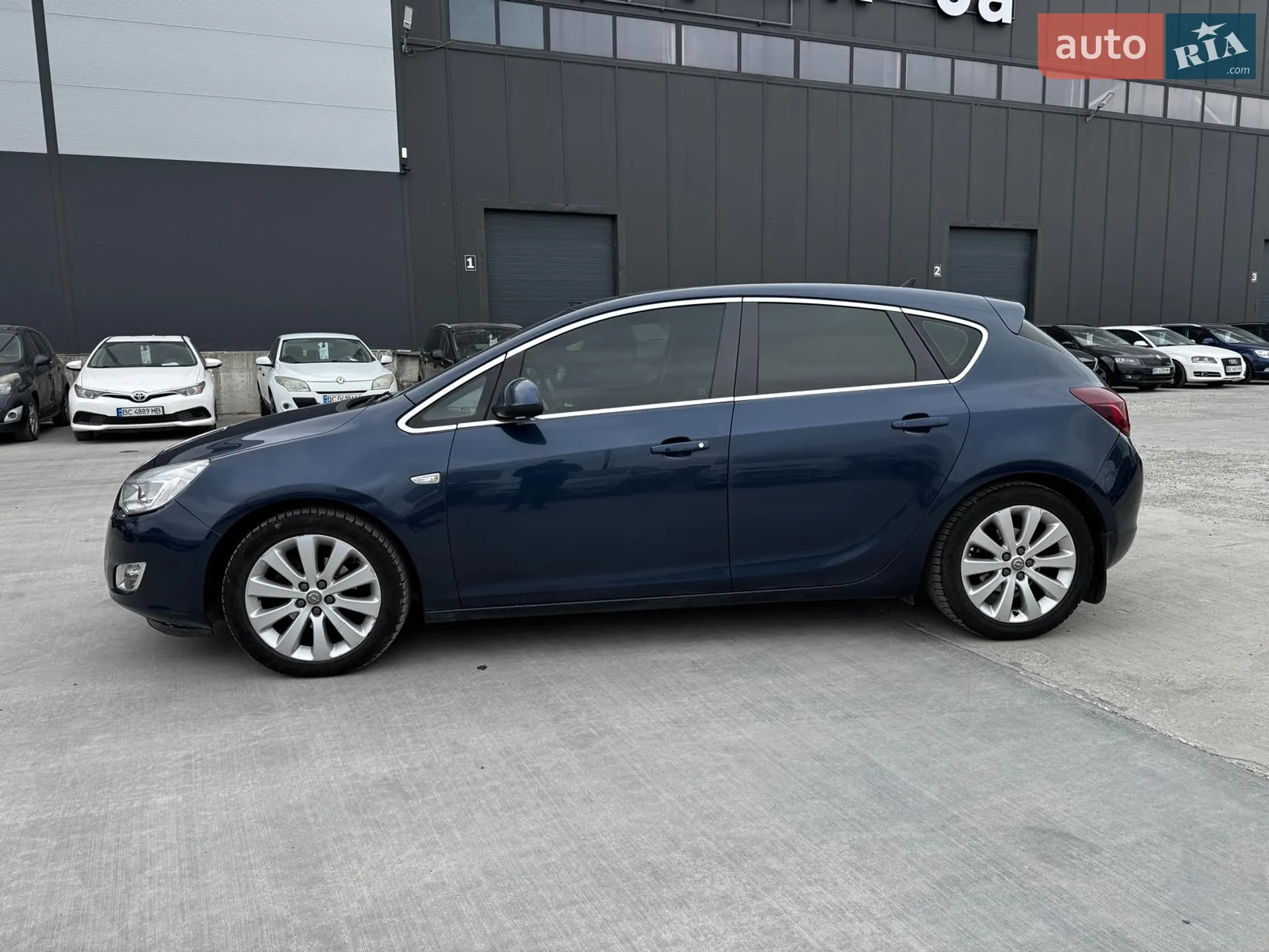 2011 Opel Astra - мініатюра 12