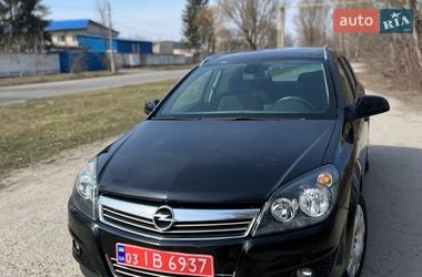 Универсал Opel Astra 2011 в Хмельницком