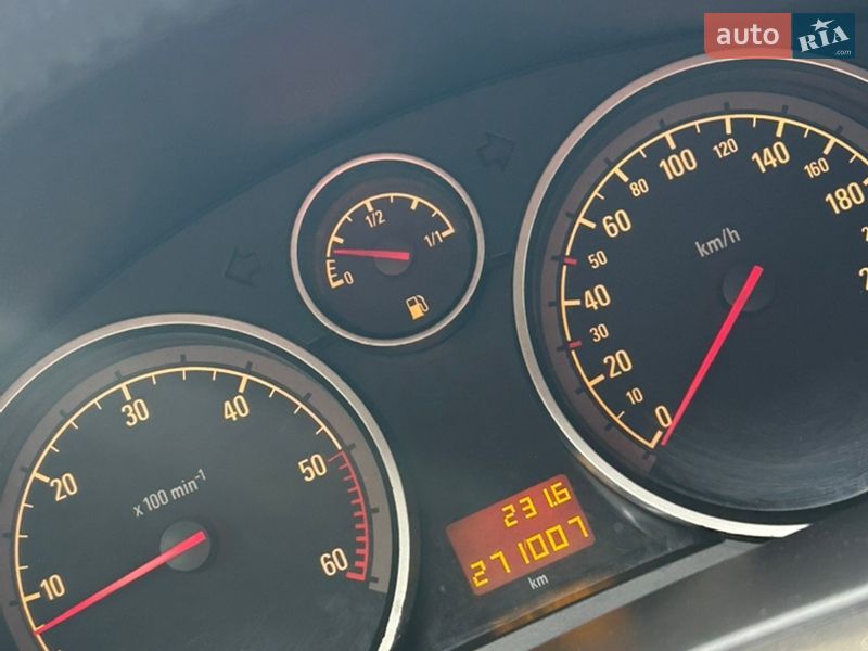 Универсал Opel Astra 2006 в Олевске