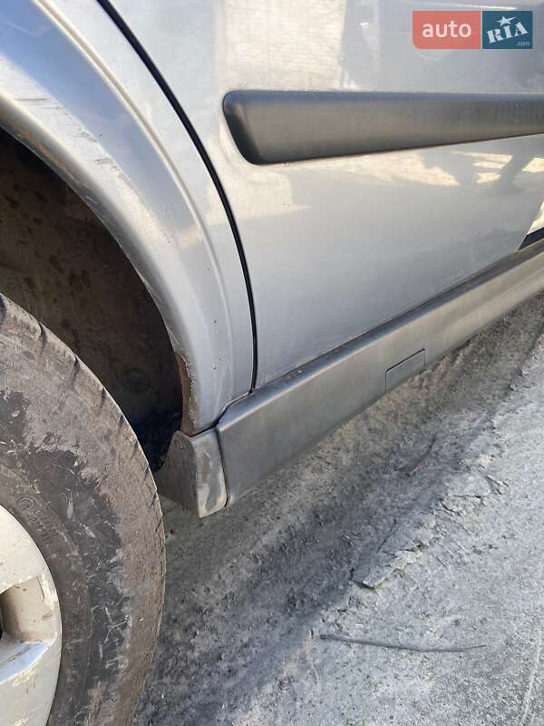 Седан Opel Astra 2006 в Днепре