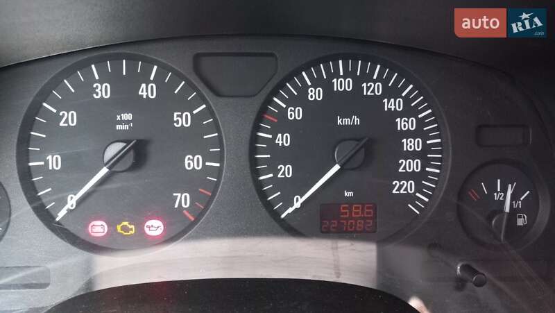 Седан Opel Astra 2006 в Днепре