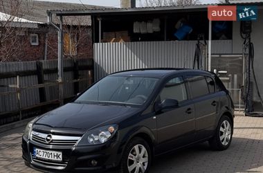 Хэтчбек Opel Astra 2013 в Нововолынске
