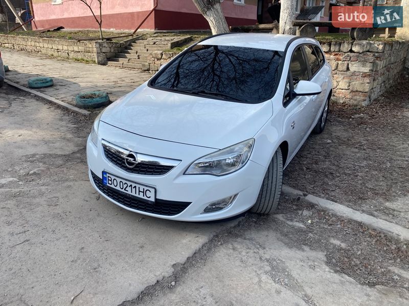 Універсал Opel Astra 2012 в Чорткові фото Універсал Opel Astra 2012 в Чорткові