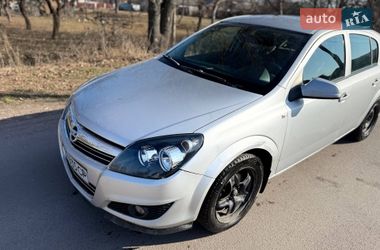 Хэтчбек Opel Astra 2012 в Коростене