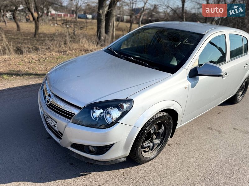 Opel Astra 2012