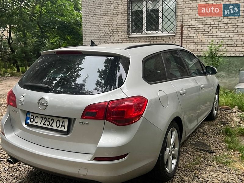 Универсал Opel Astra 2011 в Львове фото 2 Универсал Opel Astra 2011 в Львове