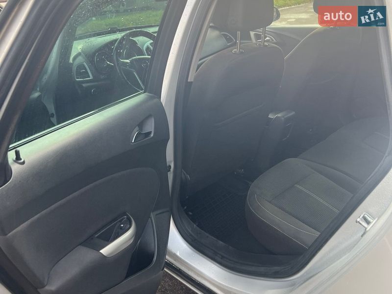 Универсал Opel Astra 2011 в Львове фото 10 Универсал Opel Astra 2011 в Львове