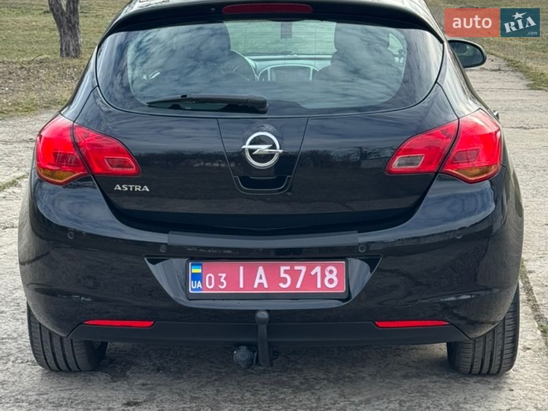 Хэтчбек Opel Astra 2010 в Слобожанском