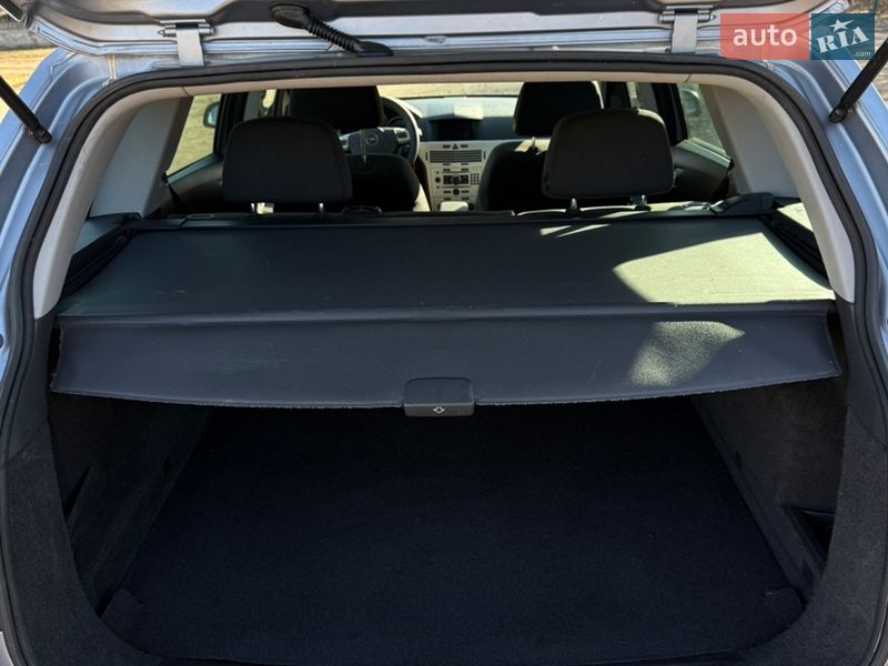 Універсал Opel Astra 2009 в Полтаві