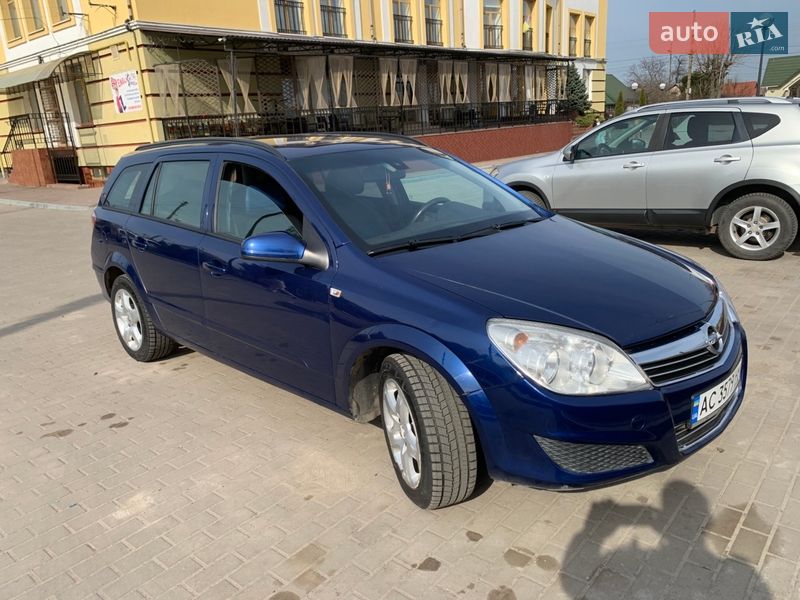Універсал Opel Astra 2008 в Нововолинську
