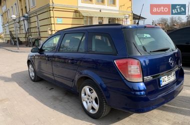 Универсал Opel Astra 2008 в Нововолынске