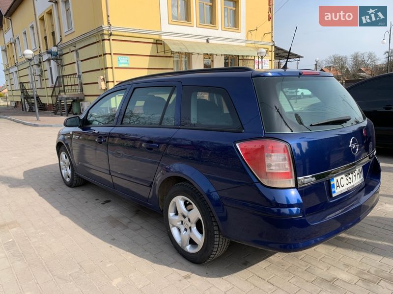 Універсал Opel Astra 2008 в Нововолинську
