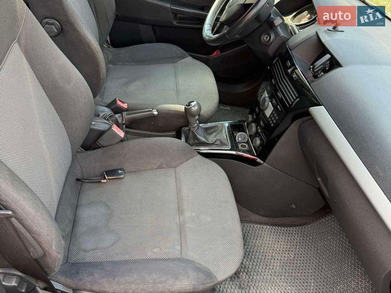 Универсал Opel Astra 2010 в Львове