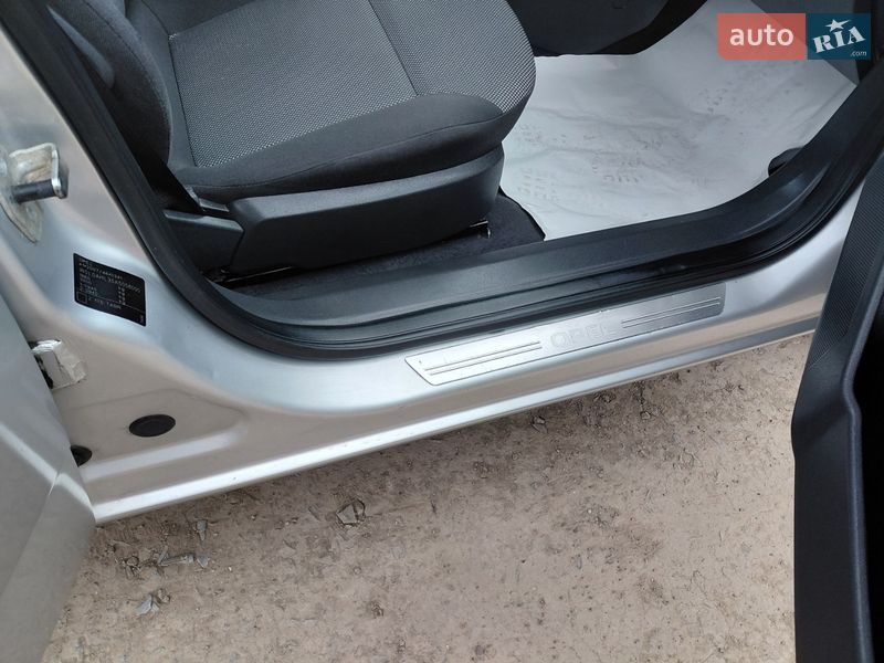 Универсал Opel Astra 2010 в Ровно фото 23 Универсал Opel Astra 2010 в Ровно