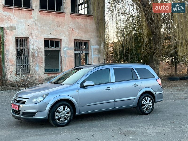 Универсал Opel Astra 2005 в Луцке