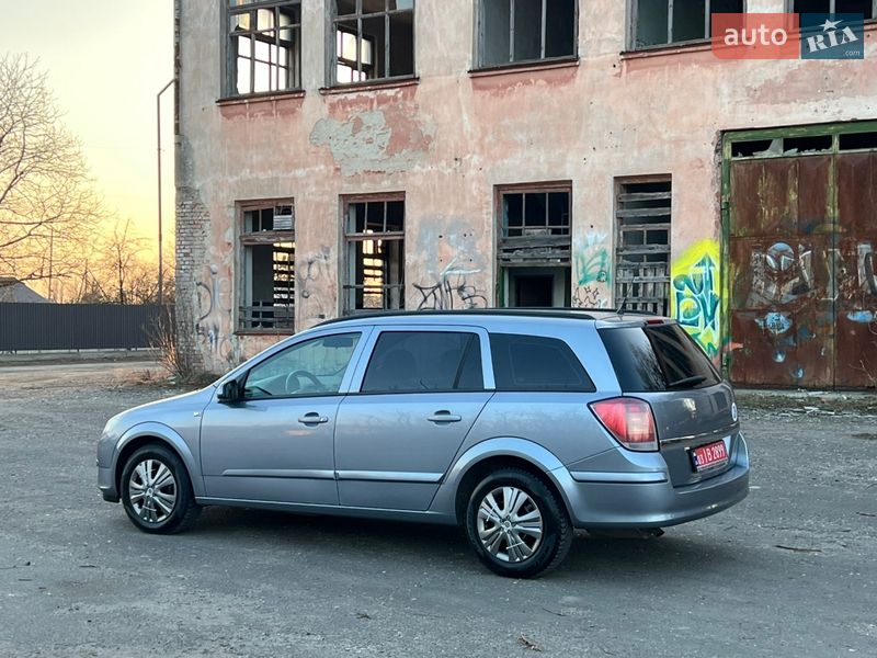 Универсал Opel Astra 2005 в Луцке