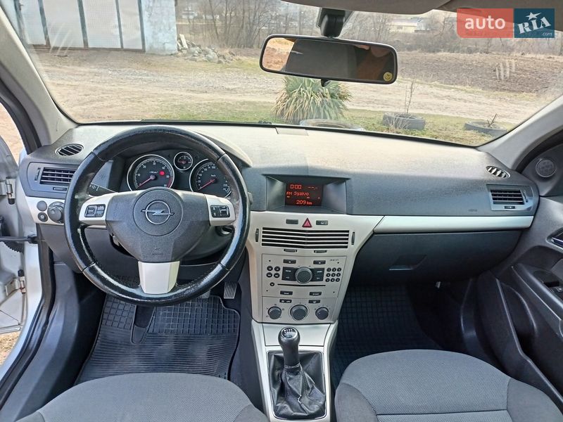 Универсал Opel Astra 2006 в Коломые