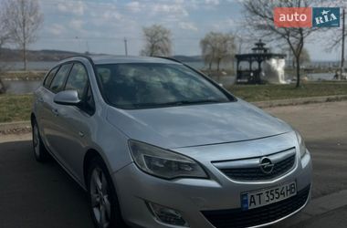 Универсал Opel Astra 2011 в Ивано-Франковске