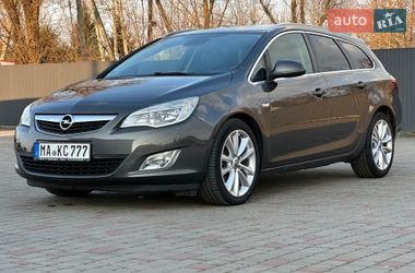 Универсал Opel Astra 2011 в Луцке