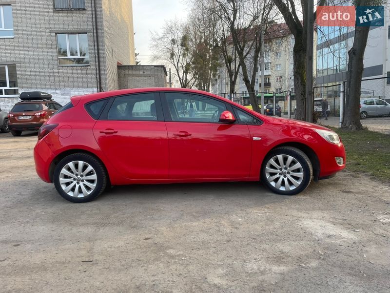 Хетчбек Opel Astra 2011 в Львові
