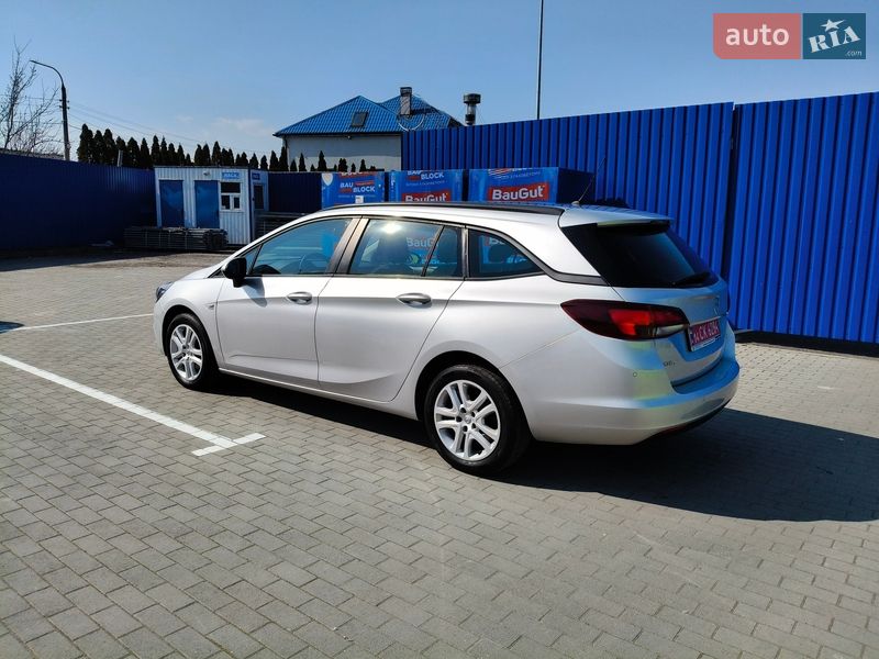 Универсал Opel Astra 2018 в Калуше