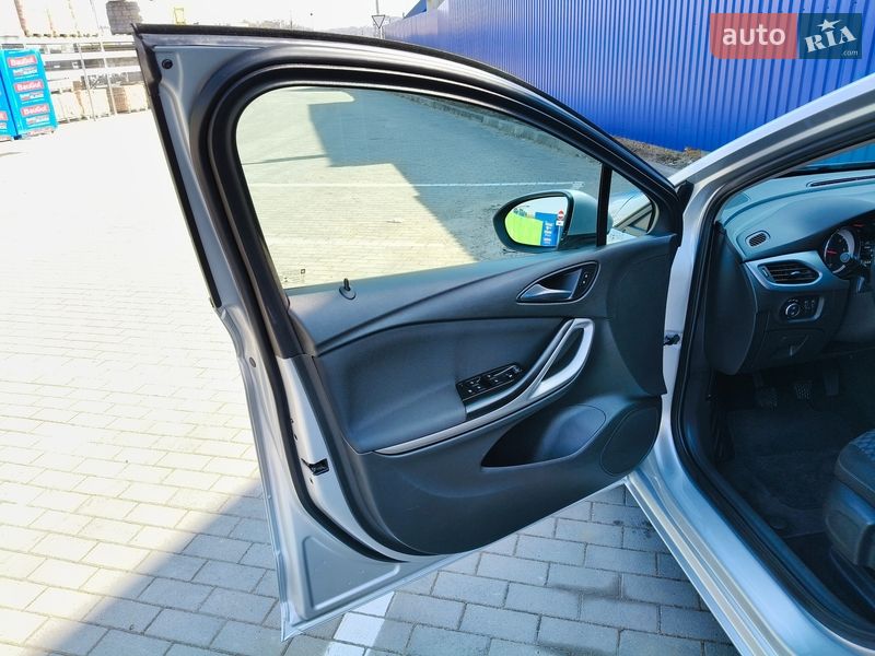 Универсал Opel Astra 2018 в Калуше