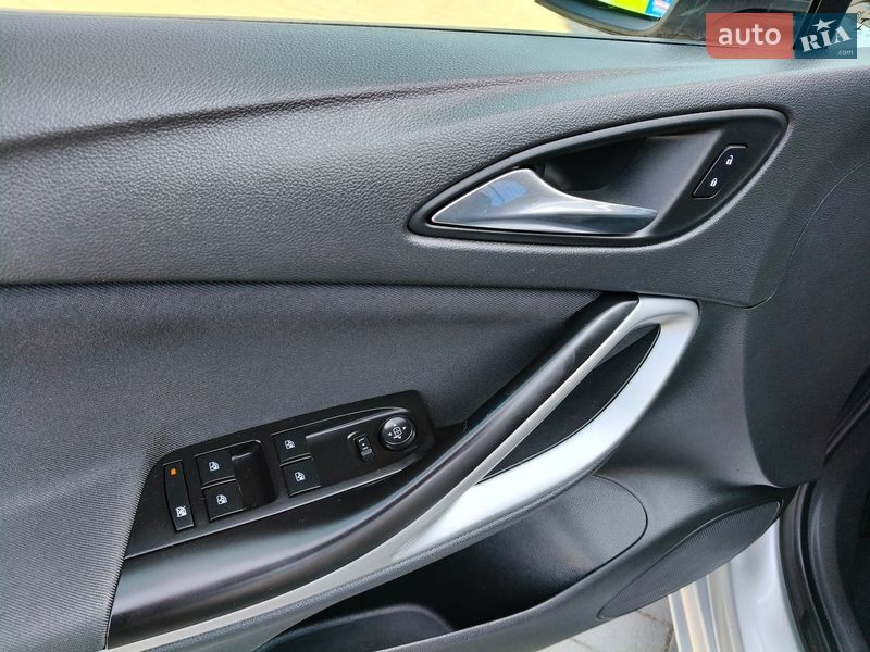 Универсал Opel Astra 2018 в Калуше