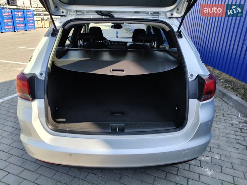 Универсал Opel Astra 2018 в Калуше