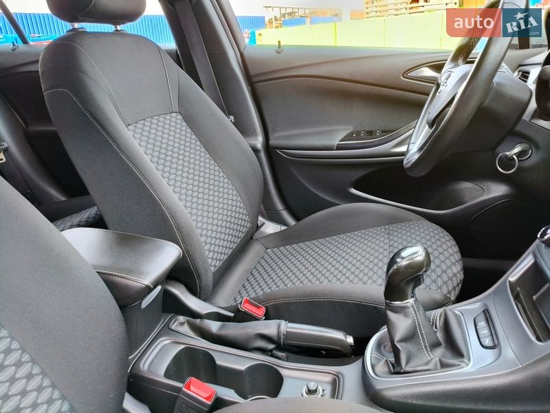 Универсал Opel Astra 2018 в Калуше