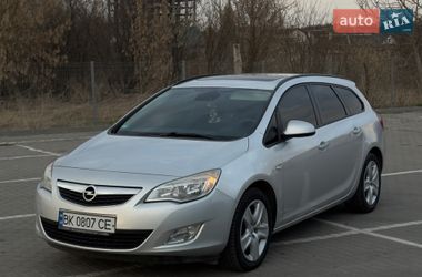 Универсал Opel Astra 2011 в Дубно