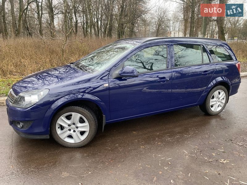 Универсал Opel Astra 2013 в Киеве фото Универсал Opel Astra 2013 в Киеве