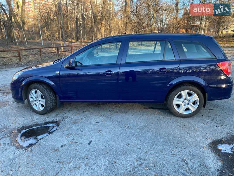 Универсал Opel Astra 2013 в Киеве фото 15 Универсал Opel Astra 2013 в Киеве
