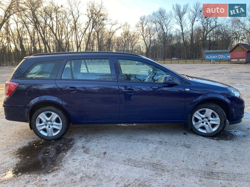 Универсал Opel Astra 2013 в Киеве фото 27 Универсал Opel Astra 2013 в Киеве