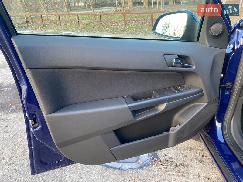 Универсал Opel Astra 2013 в Киеве фото 86 Универсал Opel Astra 2013 в Киеве