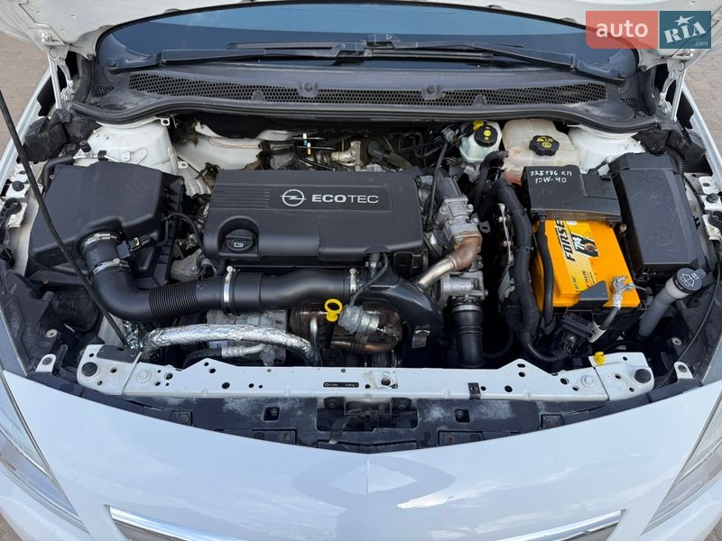 Універсал Opel Astra 2011 в Сваляві