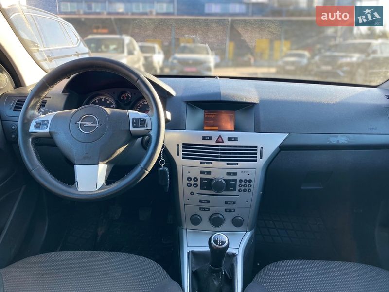 Седан Opel Astra 2012 в Киеве