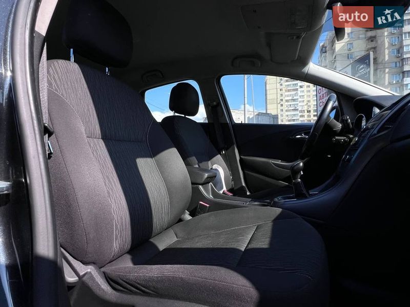 Хетчбек Opel Astra 2012 в Києві