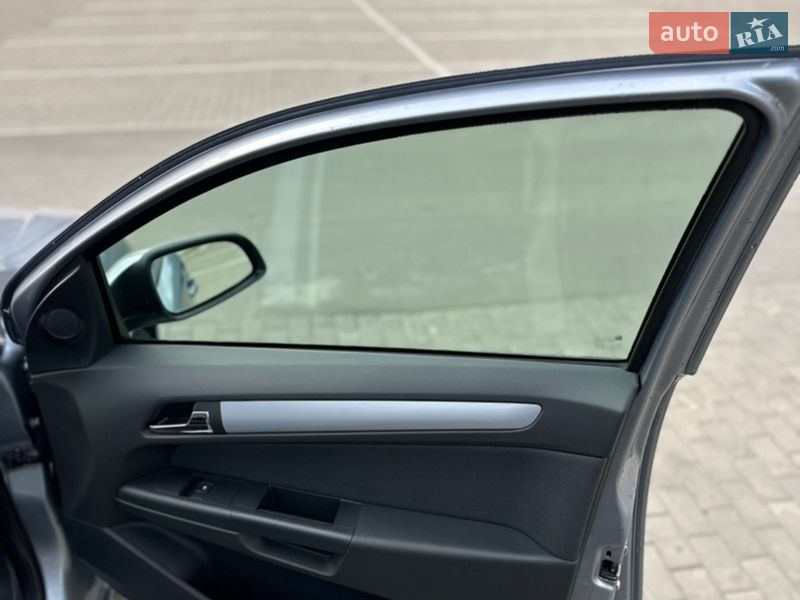 Хэтчбек Opel Astra 2006 в Луцке фото 28 Хэтчбек Opel Astra 2006 в Луцке