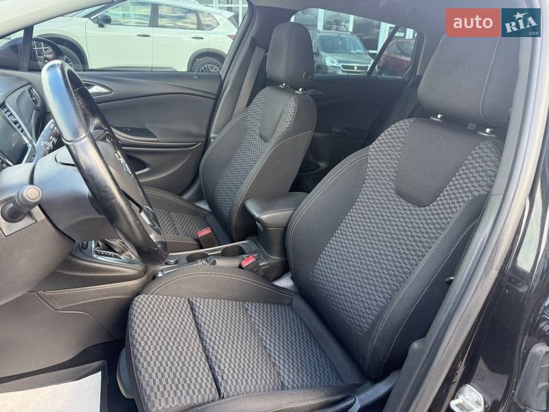 Універсал Opel Astra 2016 в Житомирі