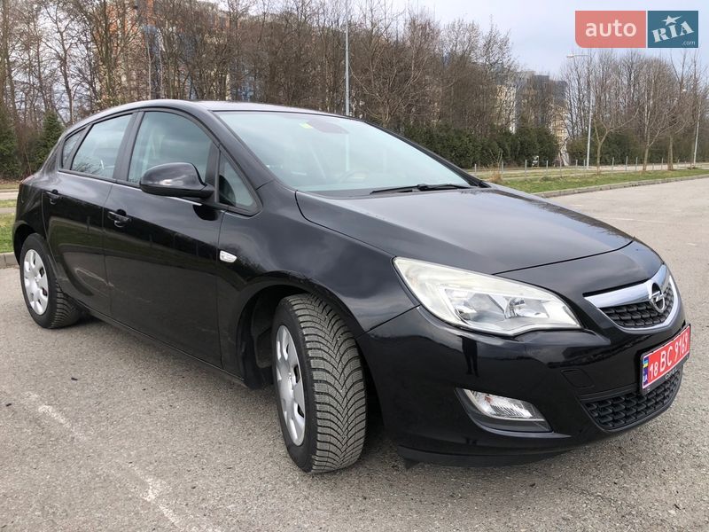 Хэтчбек Opel Astra 2010 в Перемышлянах