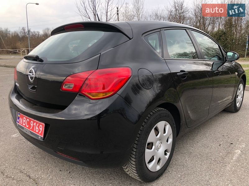 Хэтчбек Opel Astra 2010 в Перемышлянах
