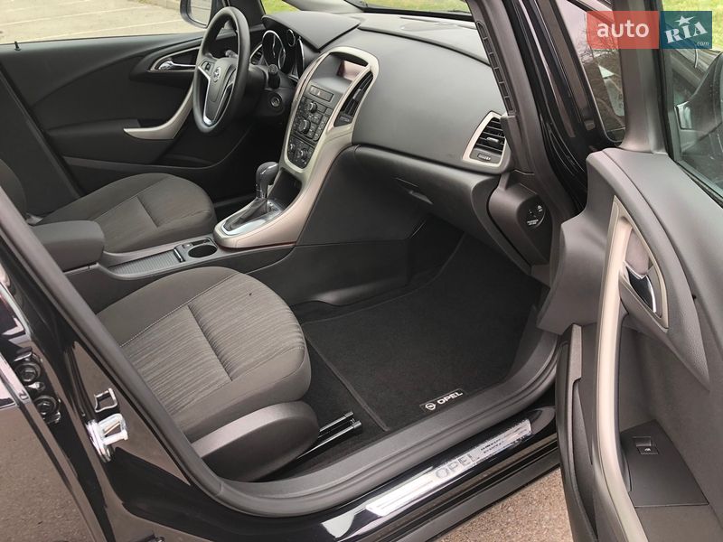 Хэтчбек Opel Astra 2010 в Перемышлянах