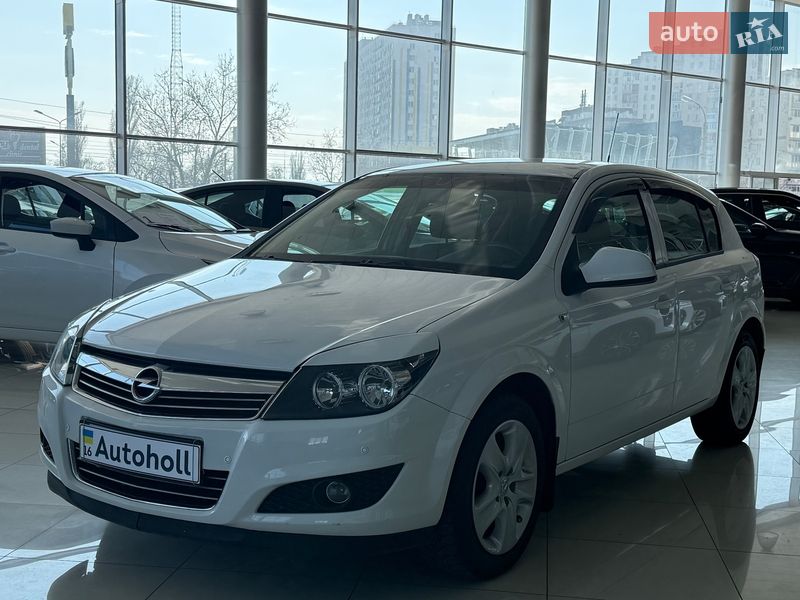 Хэтчбек Opel Astra 2012 в Одессе