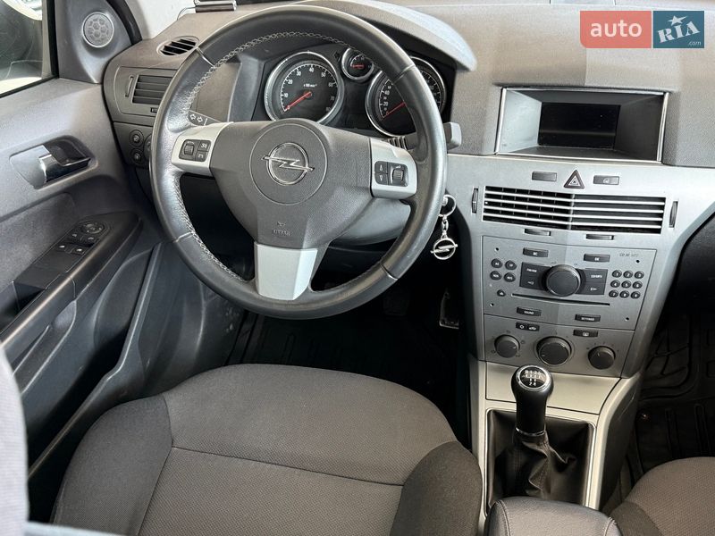 Хэтчбек Opel Astra 2012 в Одессе