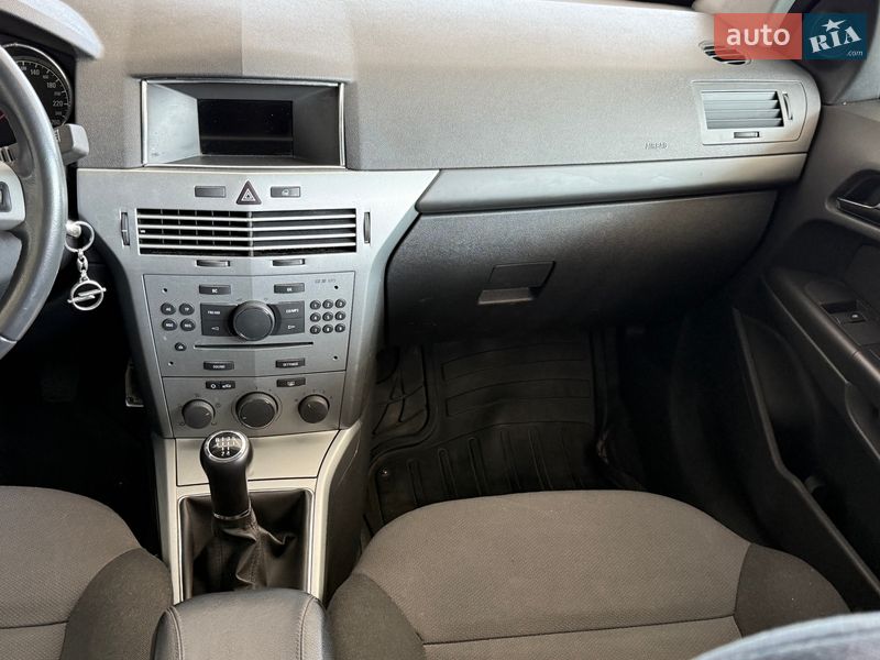 Хэтчбек Opel Astra 2012 в Одессе